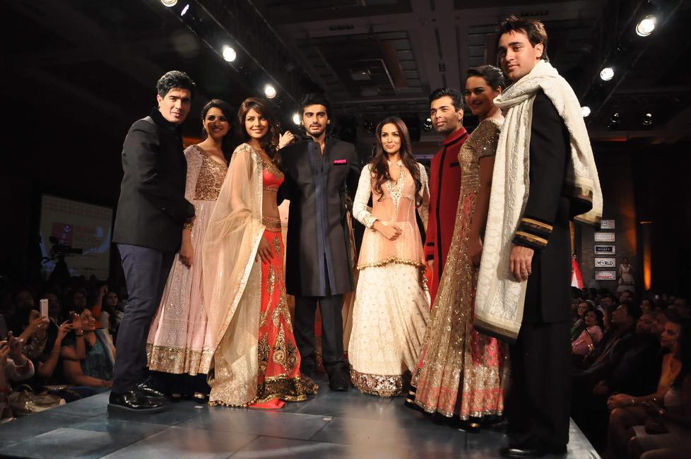 Manish Malhotra with Parineeti,Priyanka, Arjun ,Malaika,Karan,Sonalsji and Imran