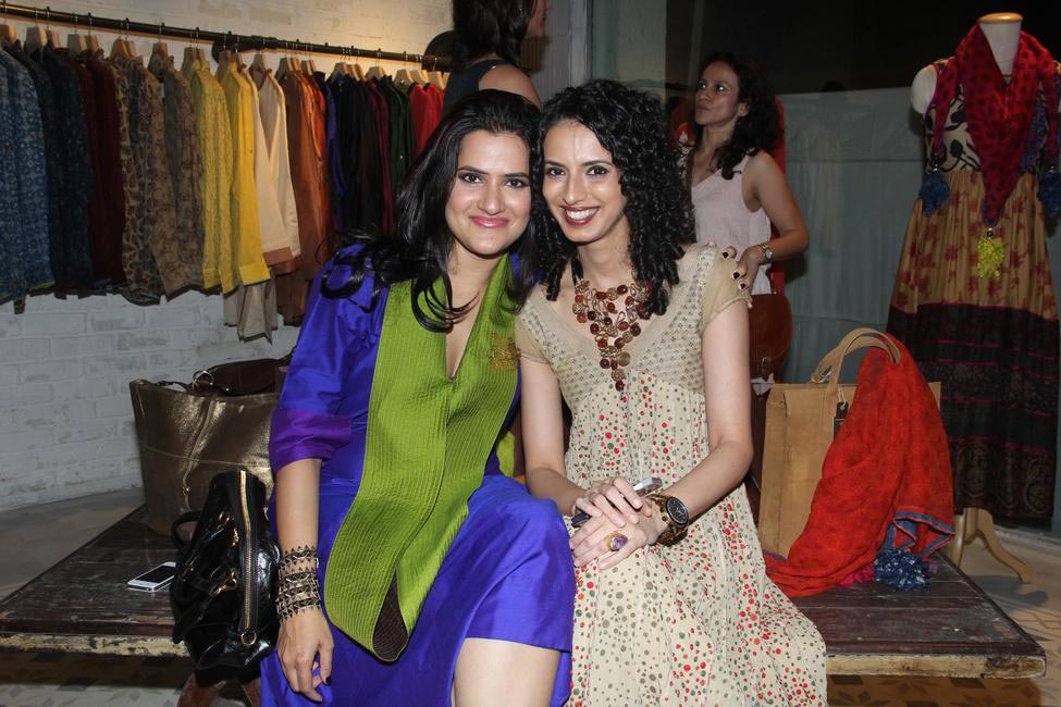 Sona Mohapatra with Arpana Badlani at Priyadarshini Rao store launch
