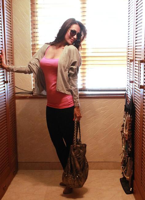 Malaika styled her basics with Grey Melange Easy jacket Rs. 1000 - perfect summer day look, we think