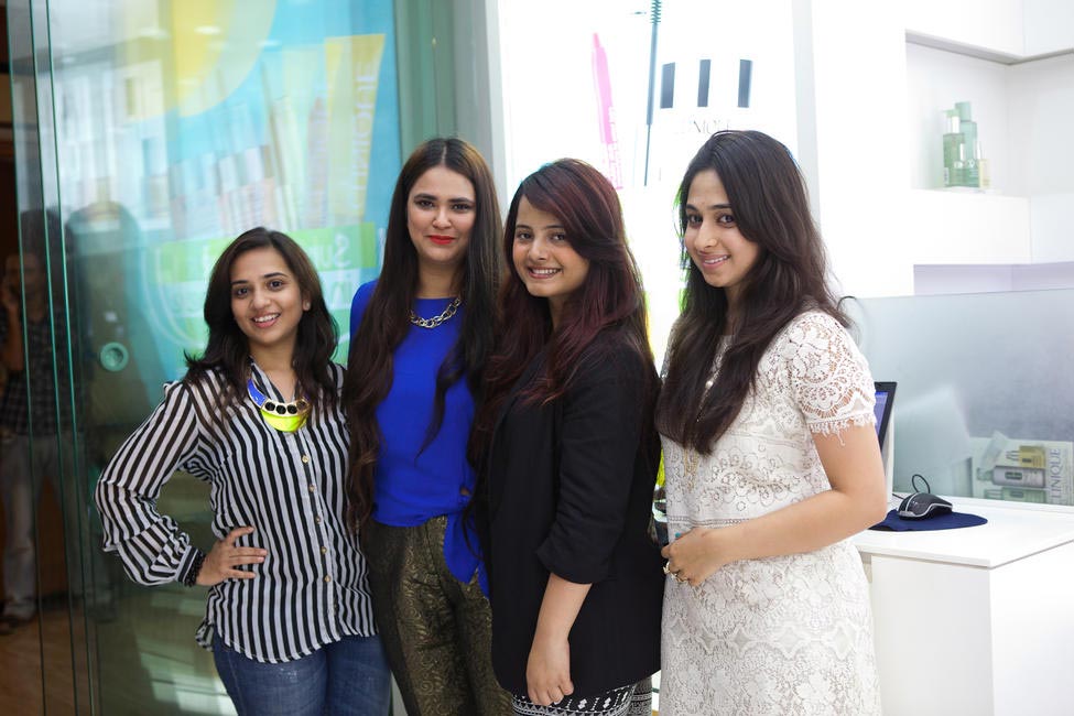Jasleen Gupta of Fashion Bombay with  contest winners