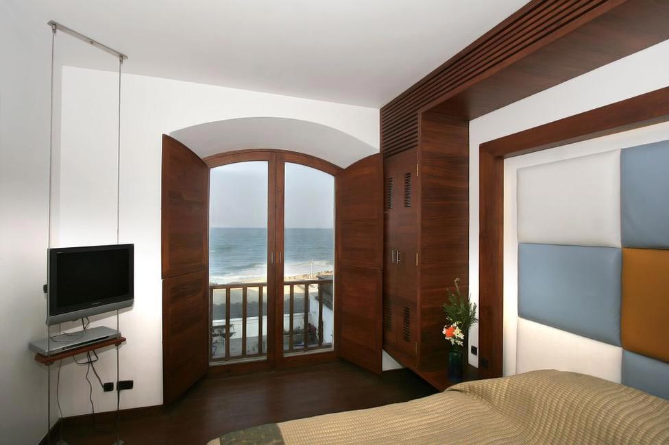 Promenade - Gorgeous suites by the sea