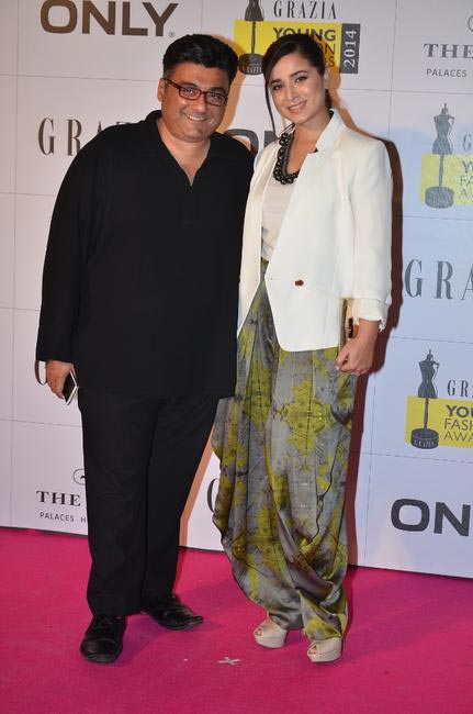 Fahad Samar with wife Simone Singh