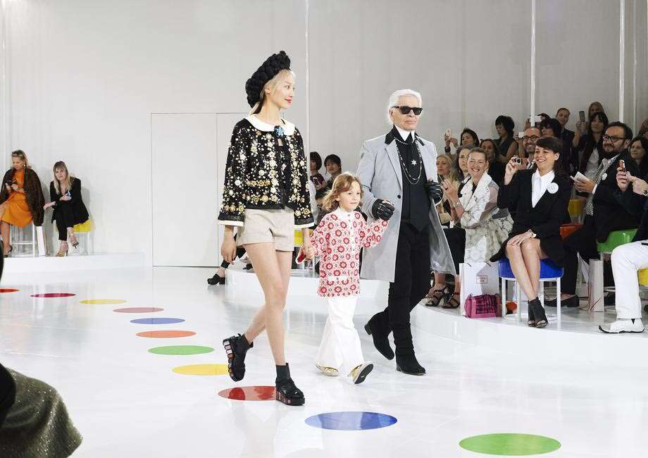 Karl Lagerfeld Shows Heart and Seoul at the Chanel Cruise 2015