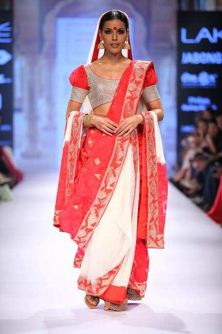 #BeautyScoop on Lakme Salon's Bridal Show by Neeta Lulla | Grazia India