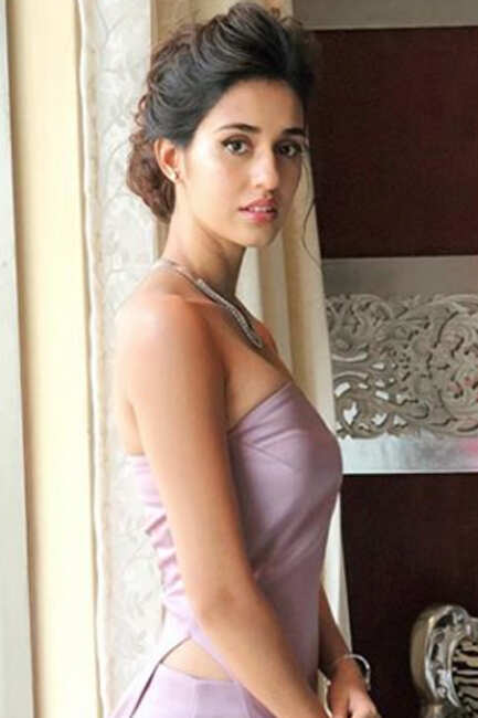 Disha Patani looks unrecognisable in these pictures from her first shoot!