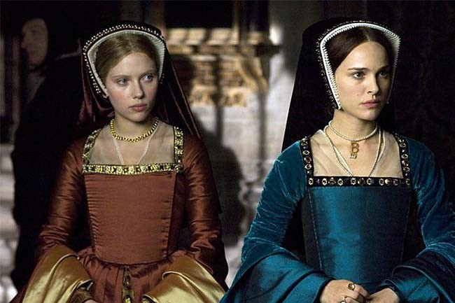 Scarlett Johansson and Natalie Portman in The Other Boleyn Girl