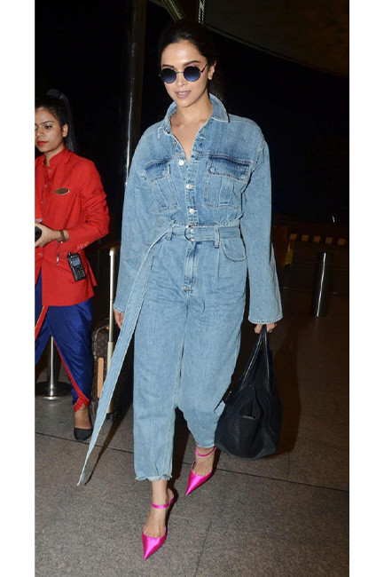 janhvikapoor nails her airport look with blue Kurti ♥️ Looks the prettiest  in the indie outfit! #Spotted #Outfit #LookOfTheDay… | Instagram