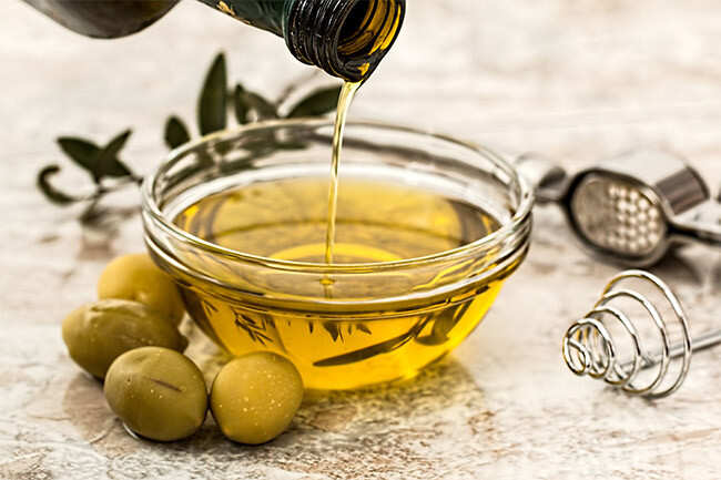 What Olive Oil To Use For Hair - 7 Best Olive Oil For Hair And Skin In India With Price Youtube