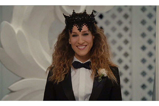 Our Favorite Carrie Bradshaw Hair Accessories Ranked Grazia India