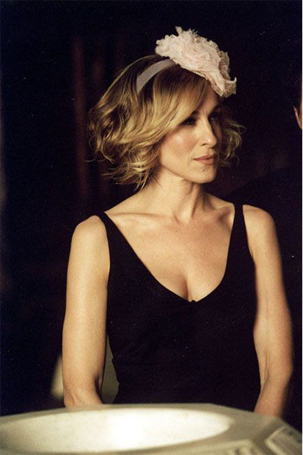 Our Favorite Carrie Bradshaw Hair Accessories, Ranked | Grazia India