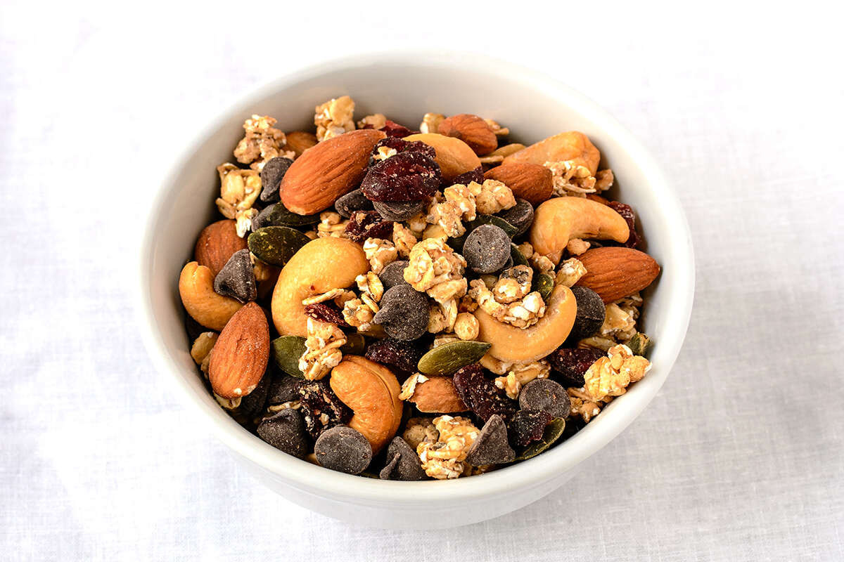 Healthy Snack Foods DIY Trail Mix