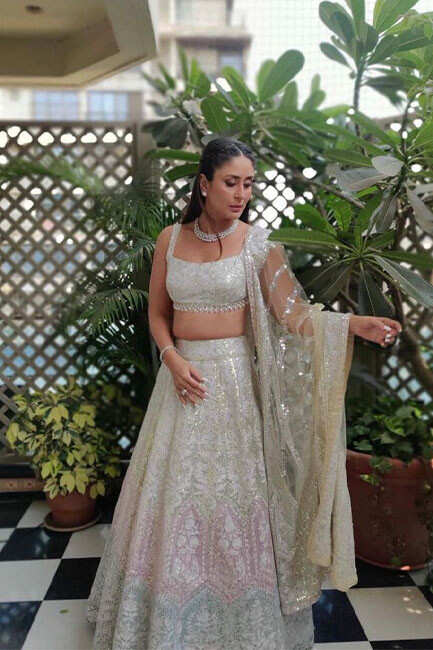 Lehenga for hotsell groom sister