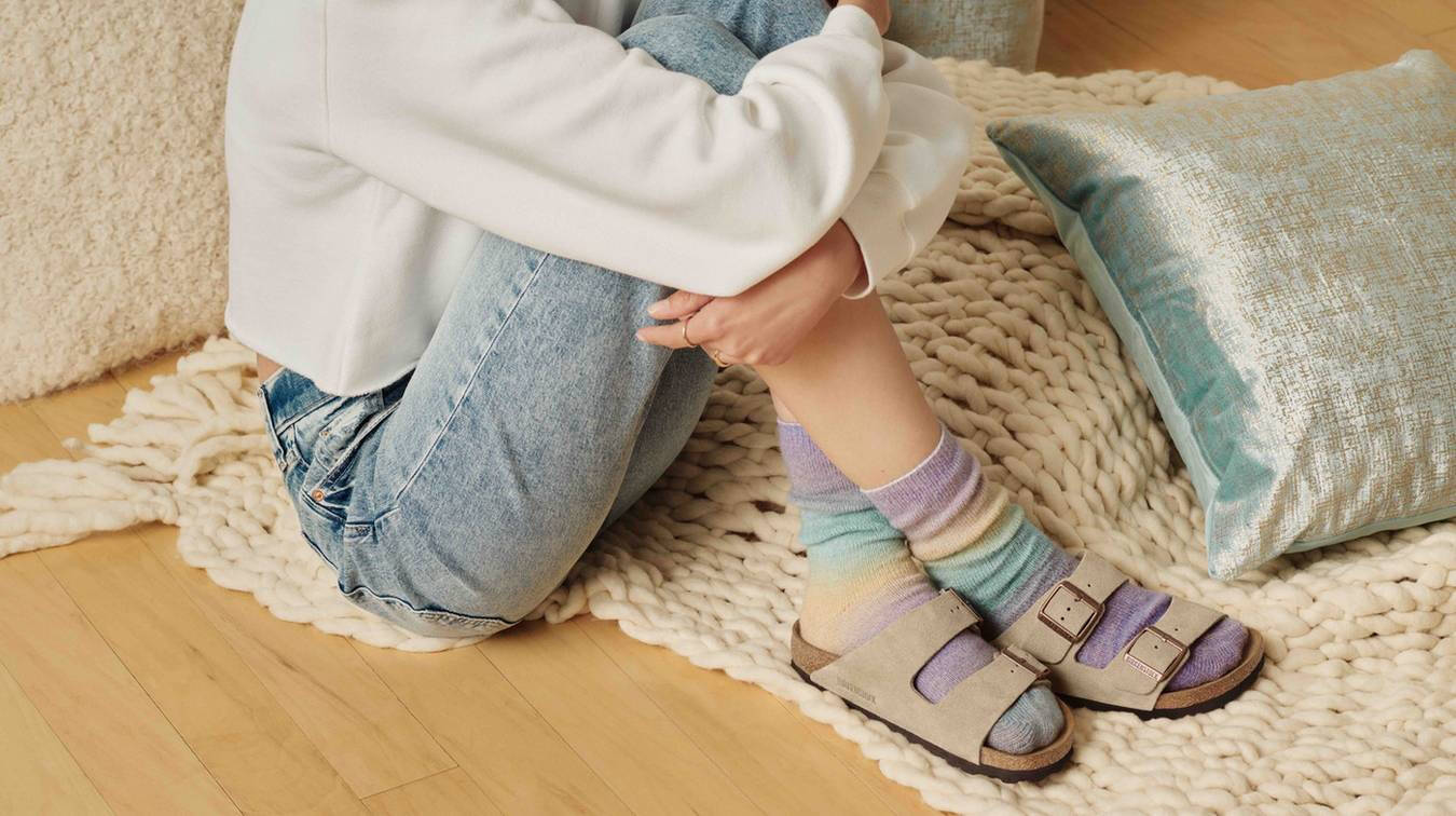 Socks and sandals combination continues to divide opinion. Is it a faux pas  or the perfect pairing? - ABC News