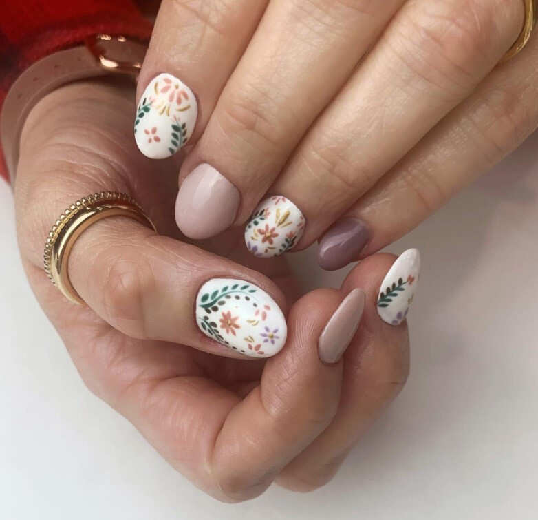 This Dreamy Floral Nail Art Is Blowing Up In NYC This Summer