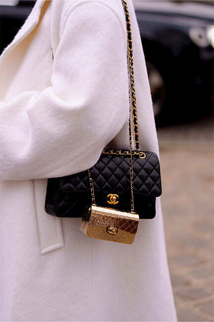 Mini bags are still on trend! #streetstyle - IN FASHION daily