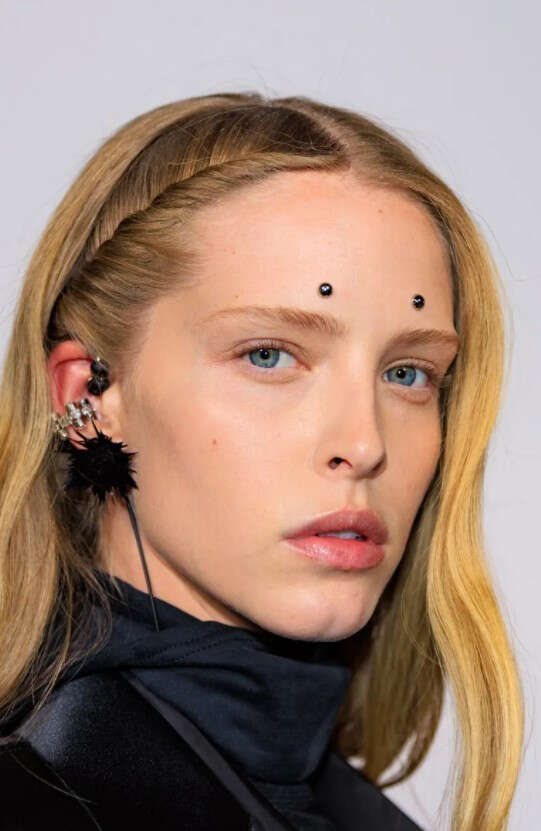 The Piercings Trends of the 2000s Are Returning With a Vengeance