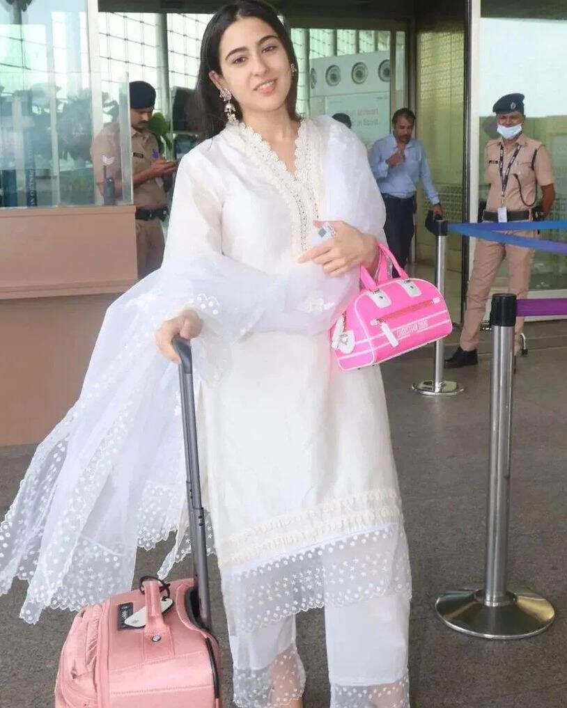 Jhanvi Kapoor Carries The IT Bag Spotted On Our Favourite