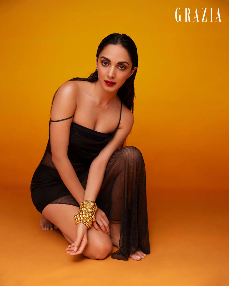 Introducing Kiara Advani as the new #SoftlineGirl! Shine effortlessly, just  like #Kiara with the wide range of Leggings, Palazzos, and Pants from, By Softline