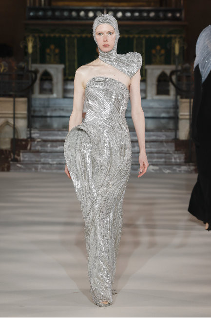 5 Looks From Paris Haute Couture Week 2024 We Hope To See At The Met ...