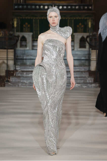 5 Looks From Paris Haute Couture Week 2024 We Hope To See At The Met ...